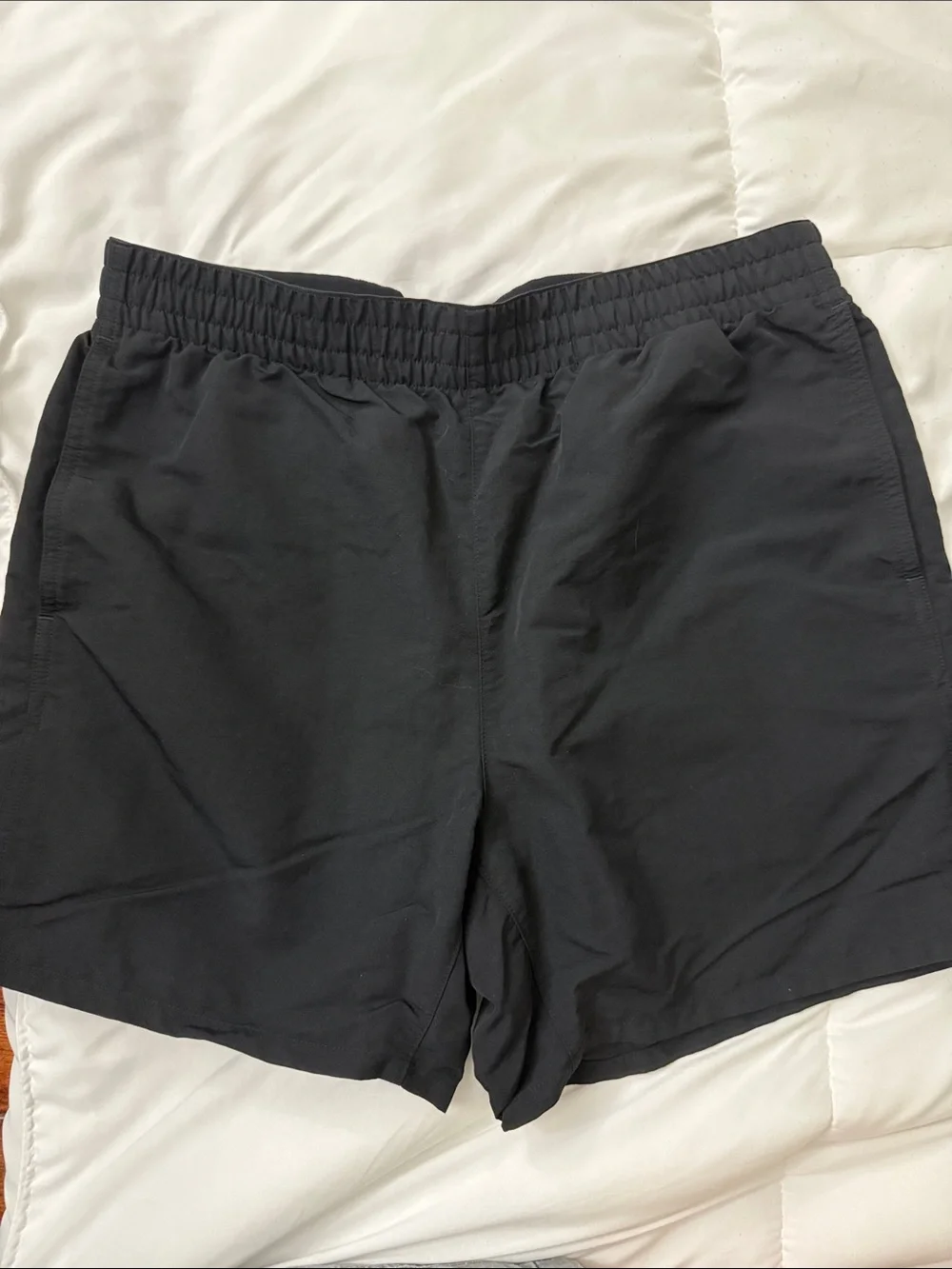 Uniqlo Men's Black Athletic Elastic-Waist Shorts